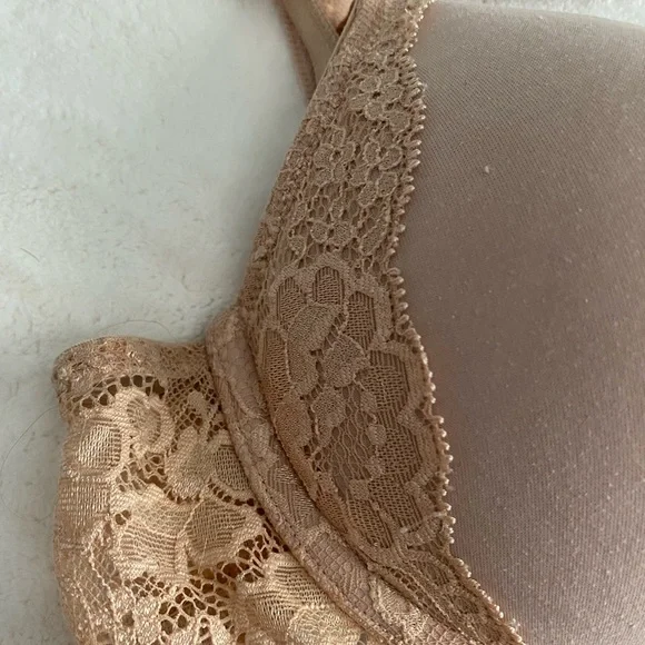 Victoria’s Secret bra’s 3 in good condition. 34C - Picture 2 of 8